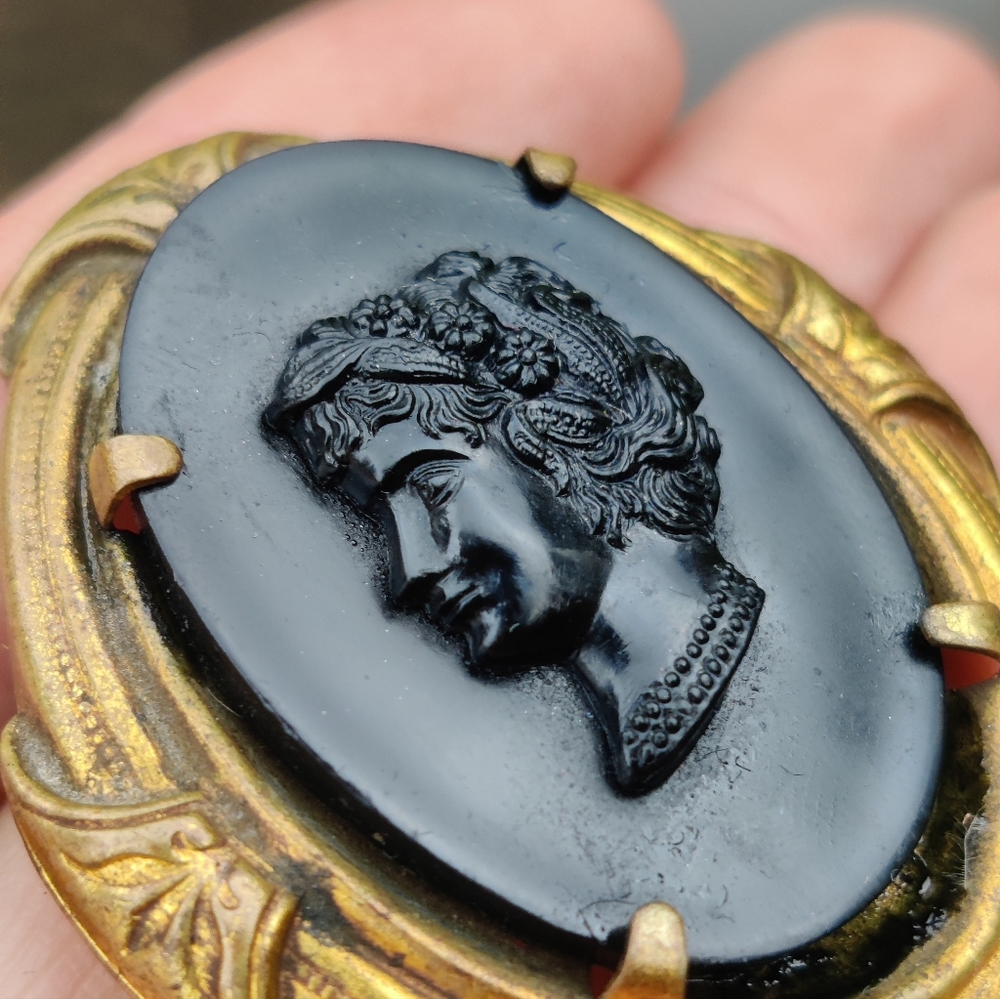 Antique Mourning? Cameo Brooch - Picture 3 of 8